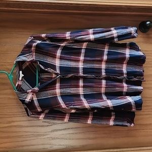 Maurices flannel with buttons on the bottom of the side seams. Sz XXL